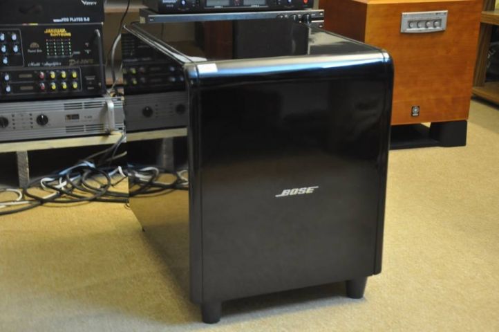 Loa Sub Bose AM 1200
