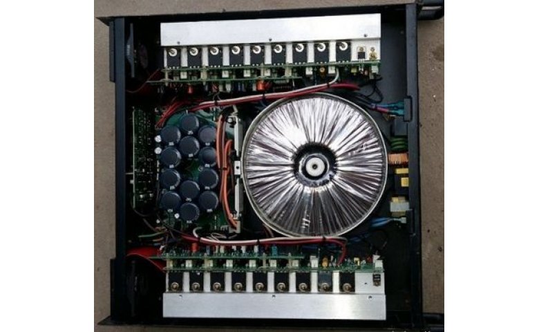 Cục đẩy công suất Peavey CS4080