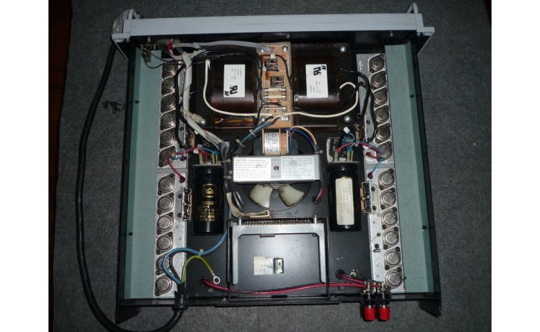 Cục đẩy công suất Crown 1200